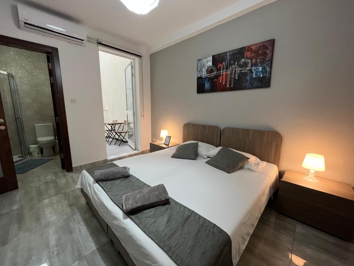 F7 Room 1, Private Double Room With Private Bathroom In Shared Flat Msida Eksteriør billede