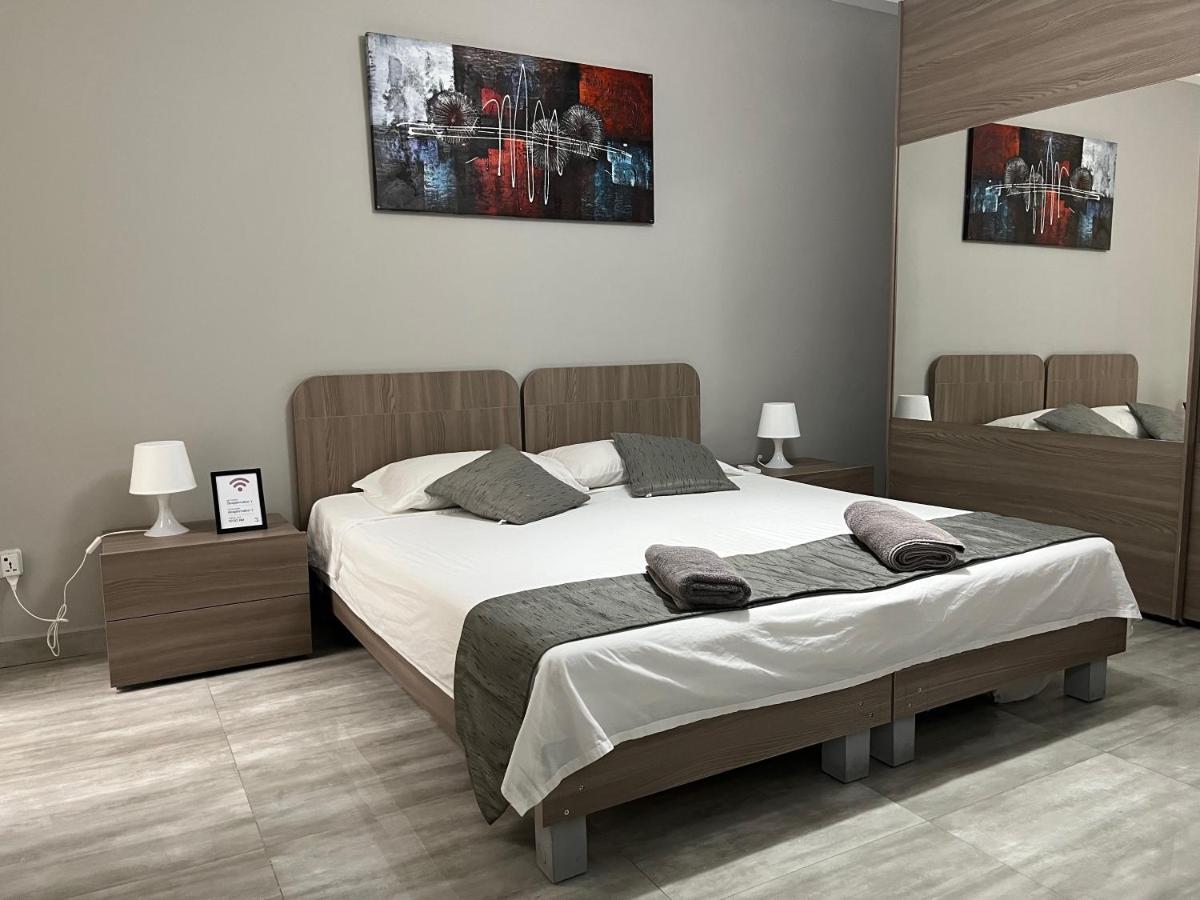 F7 Room 1, Private Double Room With Private Bathroom In Shared Flat Msida Eksteriør billede